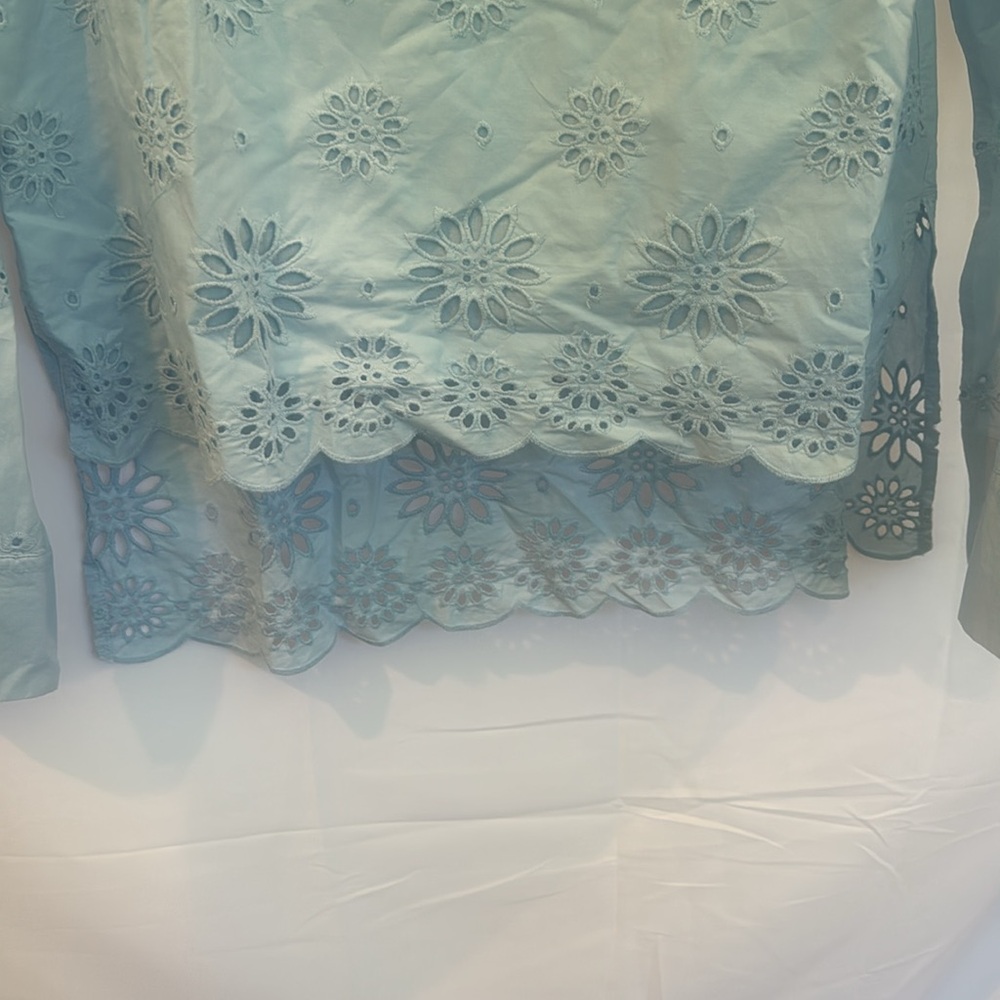 🌸 J.Crew Light Blue Eyelet Long Sleeve Top – Size 10 - Picture 3 of 5